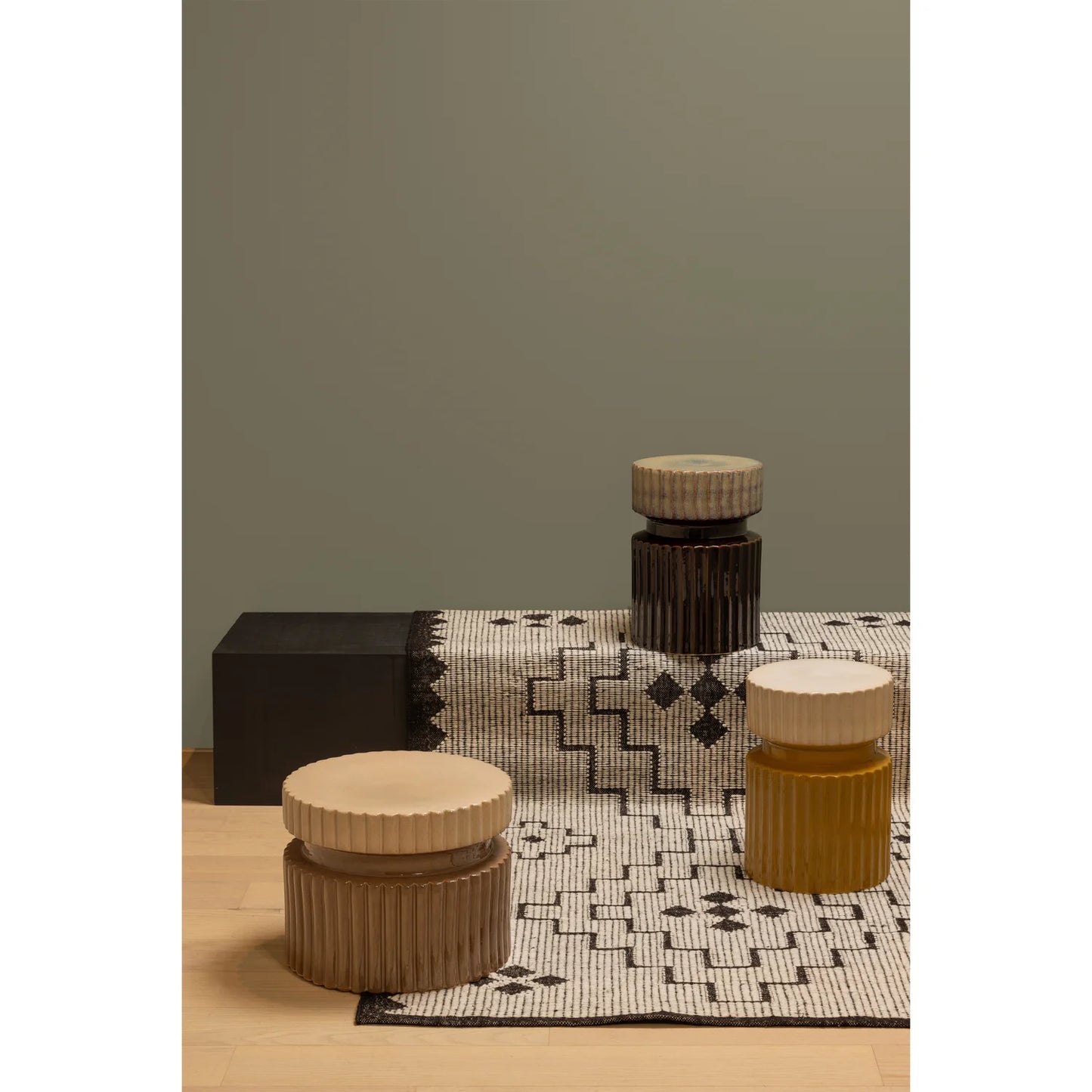 Geer decoratieve bijzettafel keramiek tan 38xø48 cm