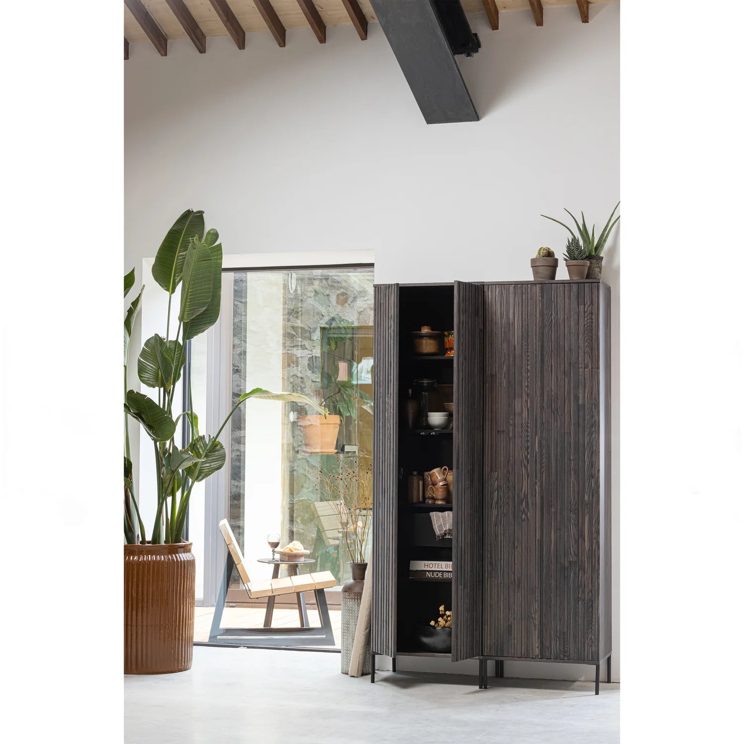New gravure hoge kast met lade - essen fineer espresso [fsc]