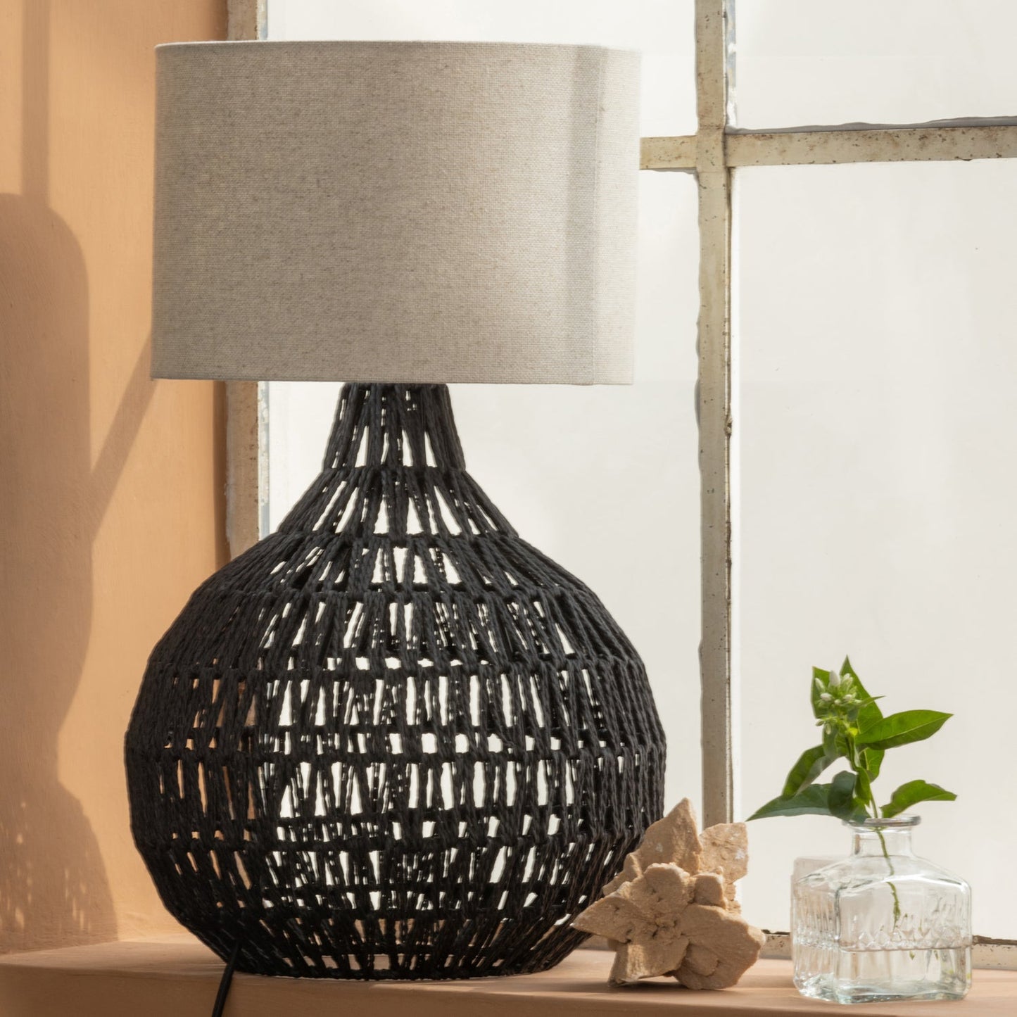 Macy tafellampvoet rattan look zwart