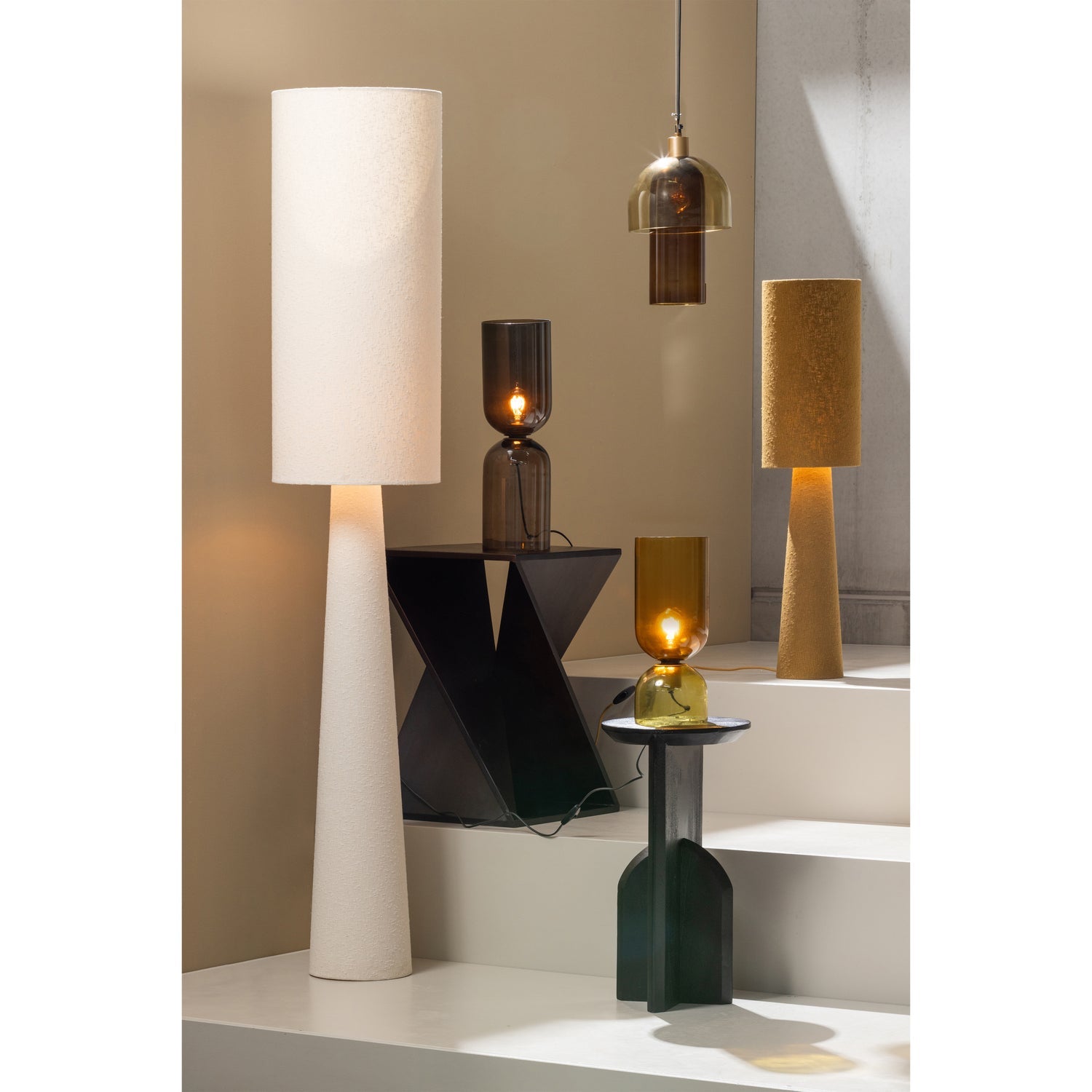 Loft vloerlamp metaal/boucle tapenade 130xØ30cm