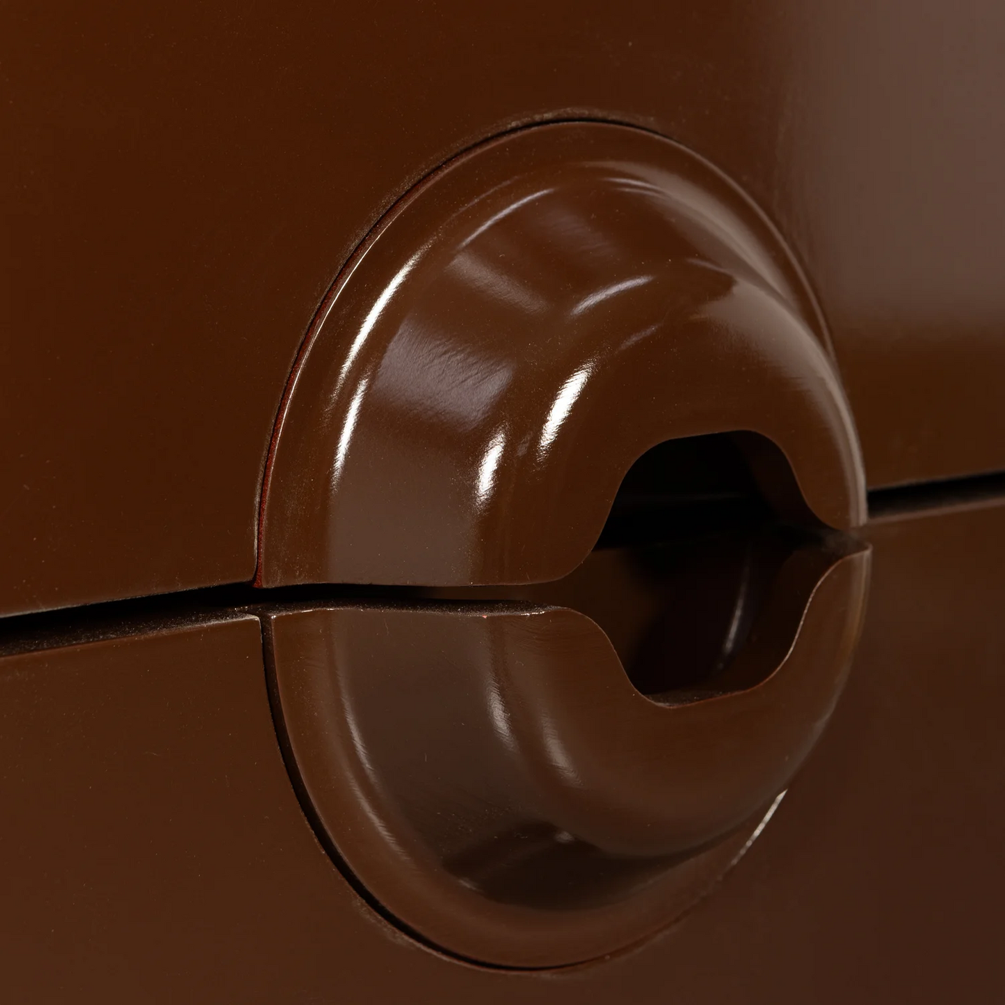 Merge ladekast 6 lades hout bruin/rood