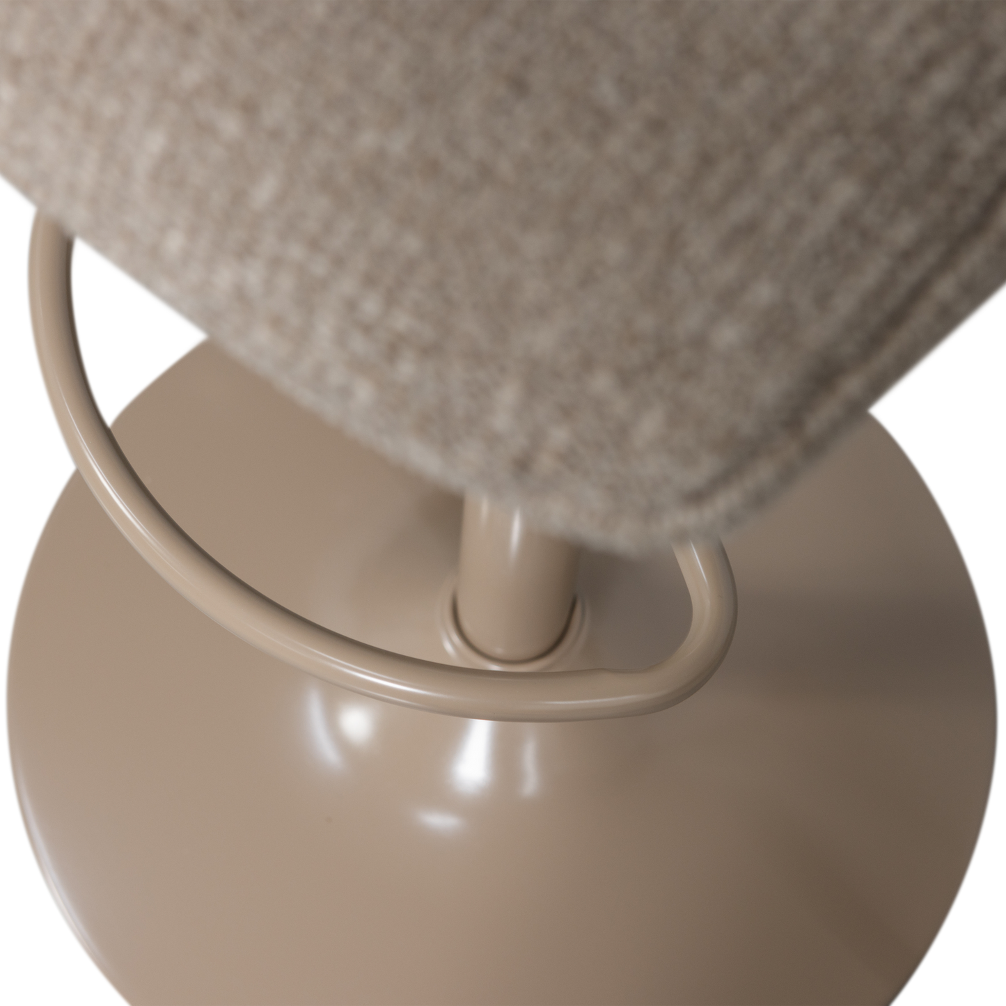 Marten in hoogte verstelbare barstoel zand