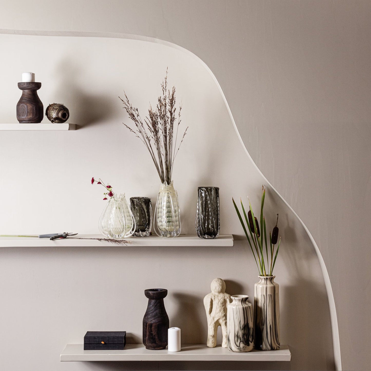 Crown handgevormde vaas glas off white 30x12cm