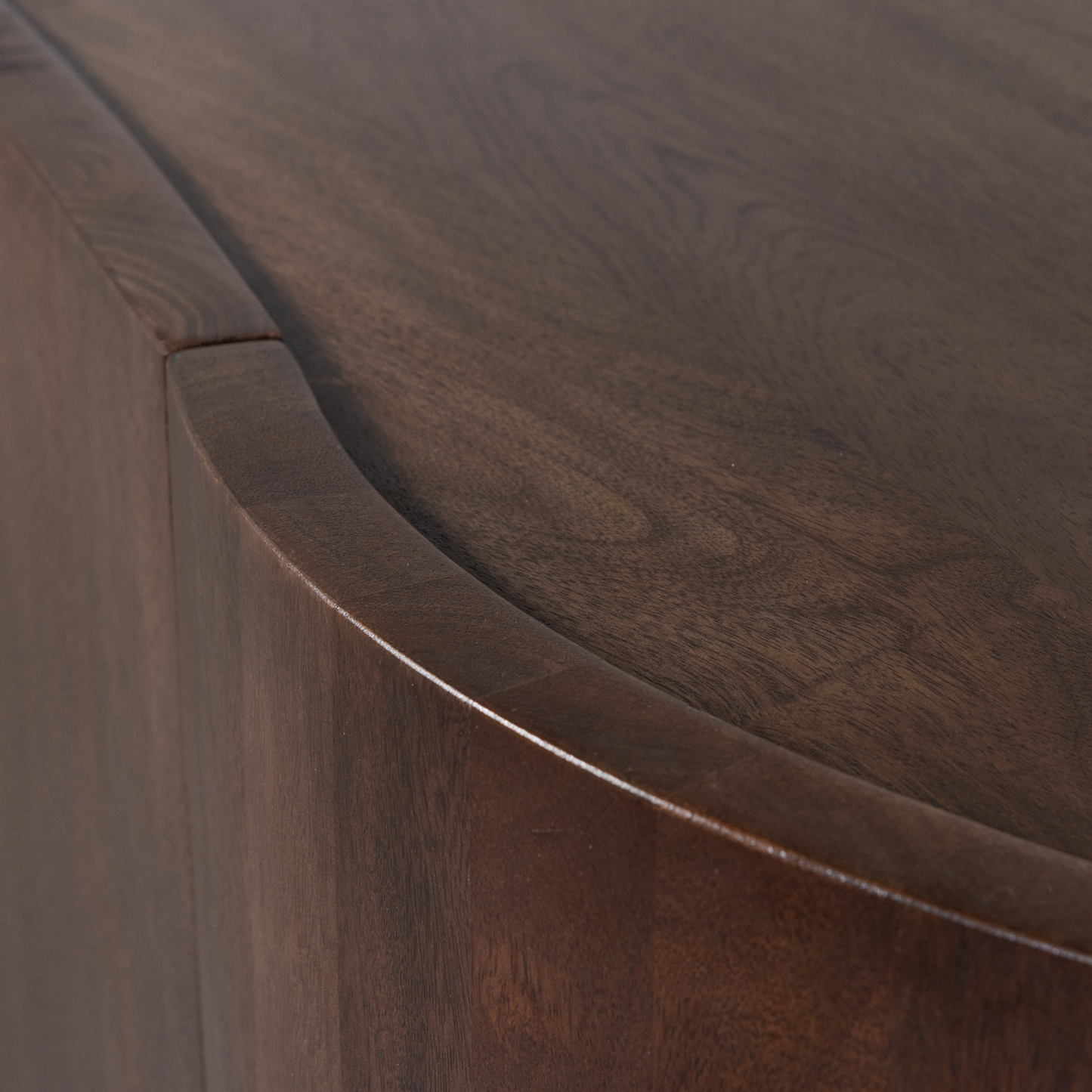 Sense dressoir 4-deurs mangohout walnoot