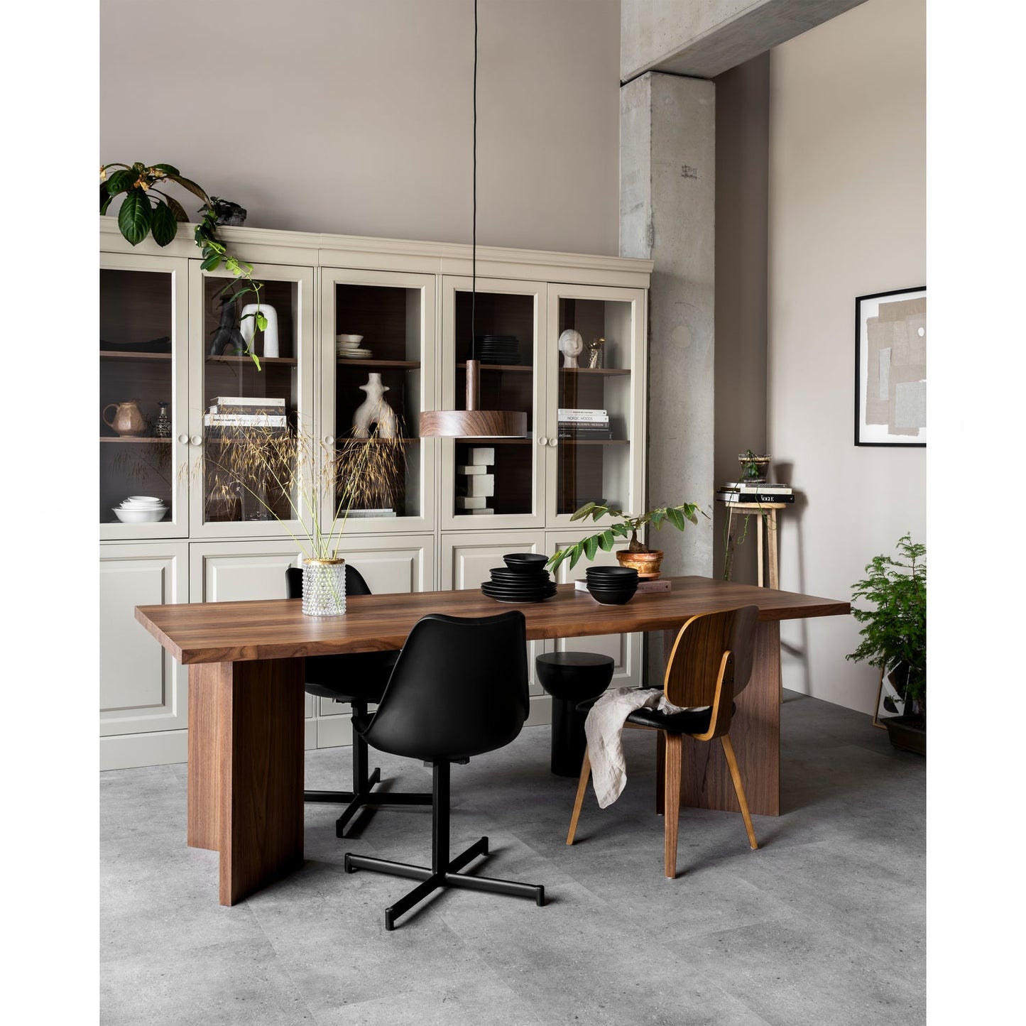 Chow 4-drs vitrinekast grenen dakargrau [fsc]